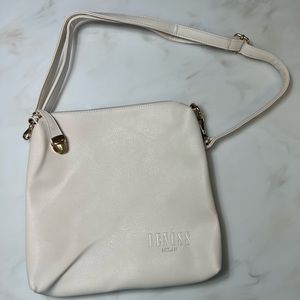White purse BENOSS M I,LAN.